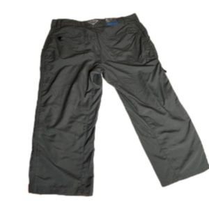 NWT Columbia sun protection capris. Size 6, color gray.